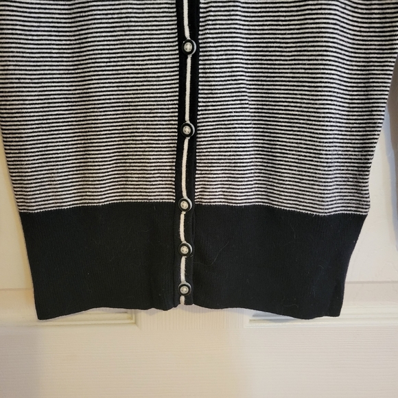 5/$20 Black white striped crewneck button front knit cardigan sweater Jacob XS - Picture 4 of 8